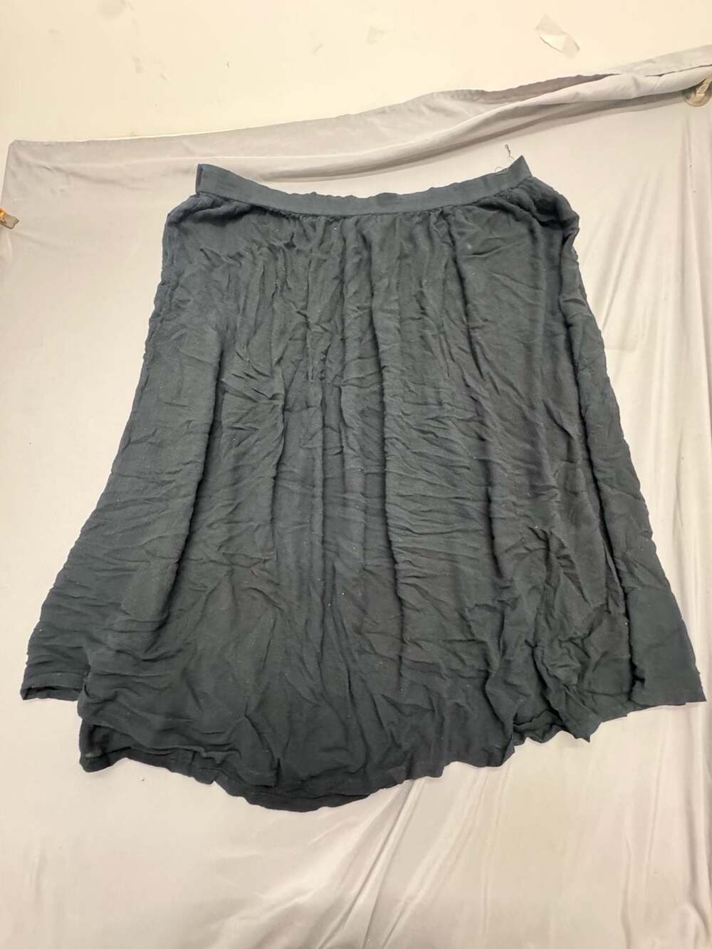 Avenue Crinkle Maxi Skirt Size 18/20 Black Rayon